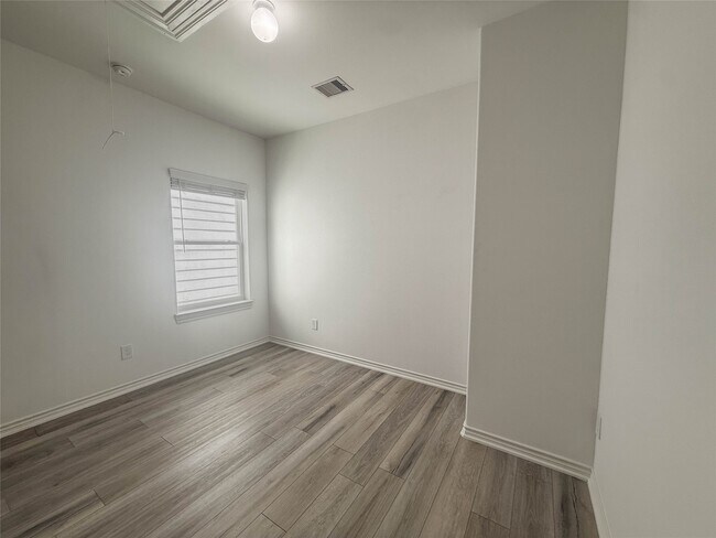 Building Photo - 3233 Real St