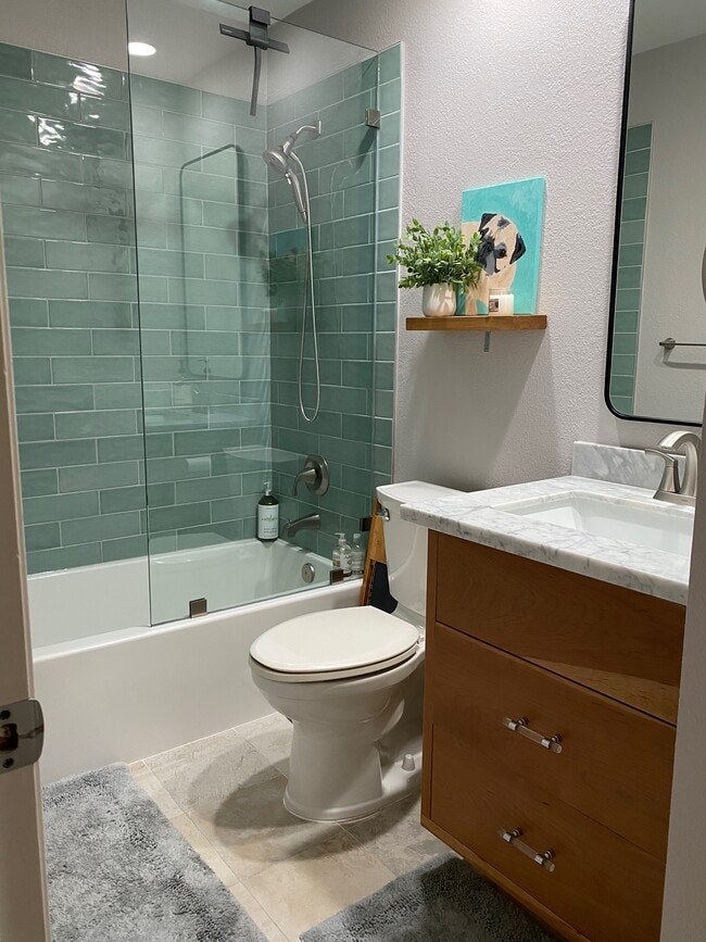 Building Photo - 920 Fuchsia Ln