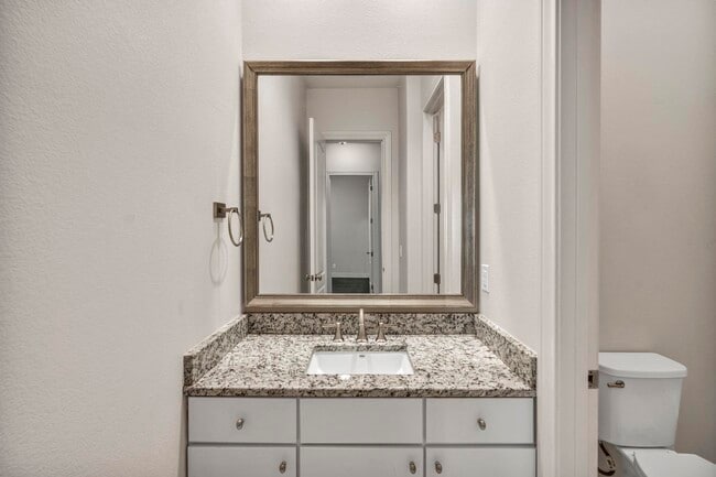 Building Photo - 306 Enclave Cir