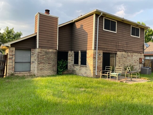 Building Photo - 10531 Golden Meadow Dr