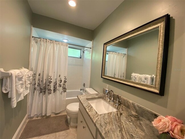 Building Photo - 6914 20th Ave W