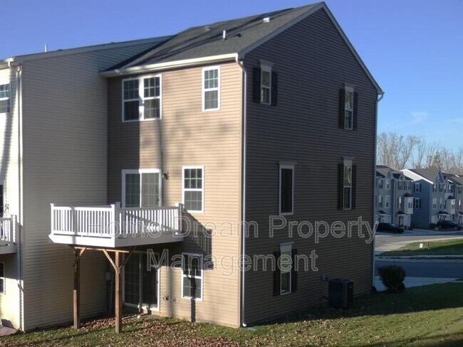 Building Photo - 6304 Crittenden Ln