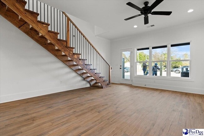 Building Photo - 501 W Cheves St