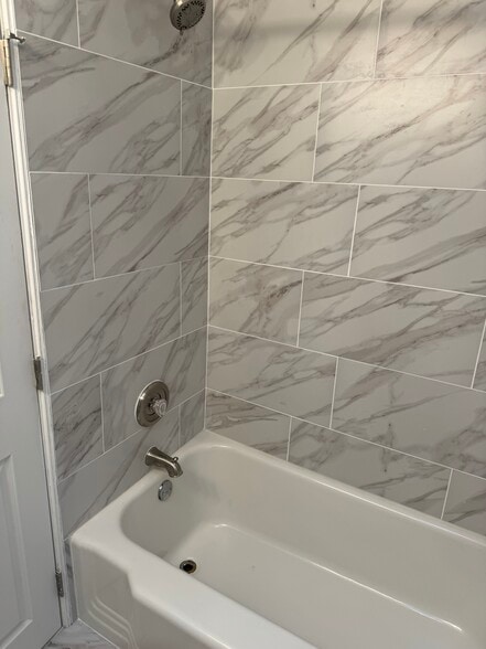 Building Photo - 3909 Brehms Ln