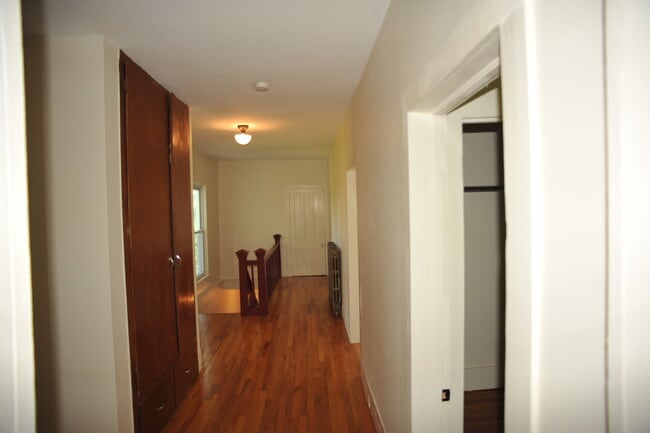 Building Photo - 8071 River Rd