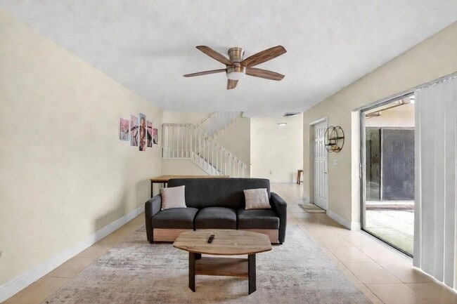 Building Photo - 590 Green Springs Pl