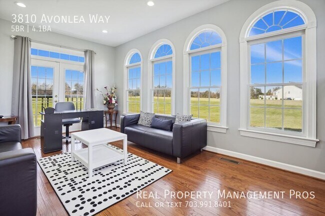 Building Photo - Gated Community, 10 Acres