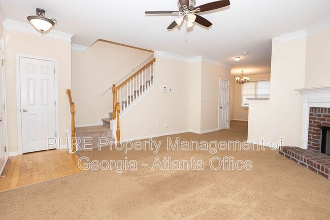 Building Photo - 1750 Heights Cir