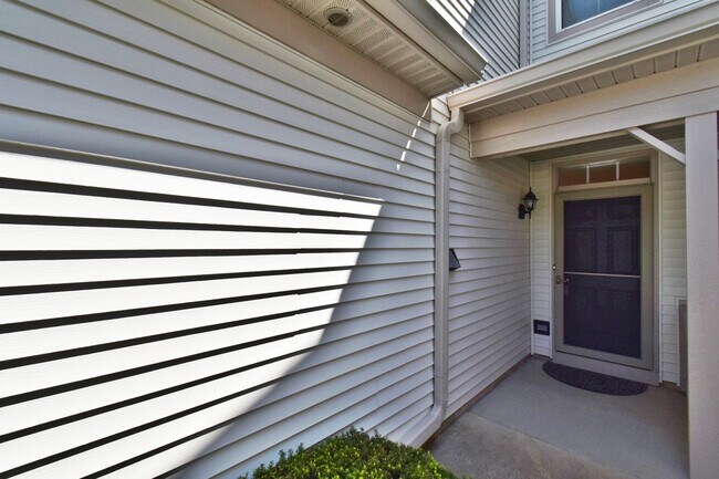 Building Photo - 312 Fairmont Ct