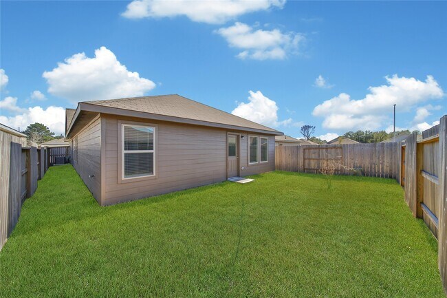 Building Photo - 17715 Grv Hl Dr