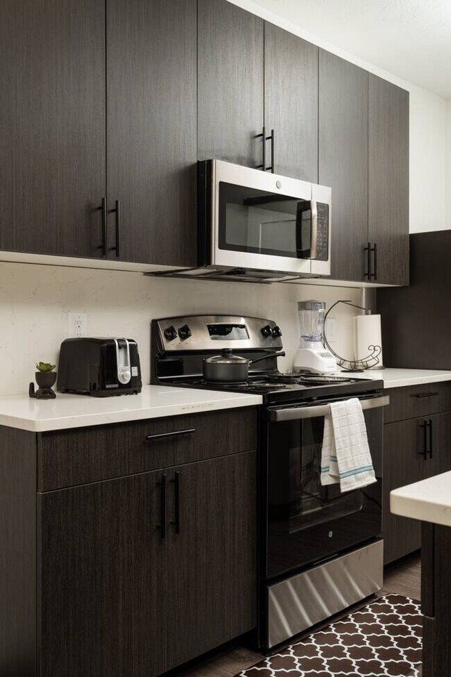 Building Photo - 5842 Leisure Ln