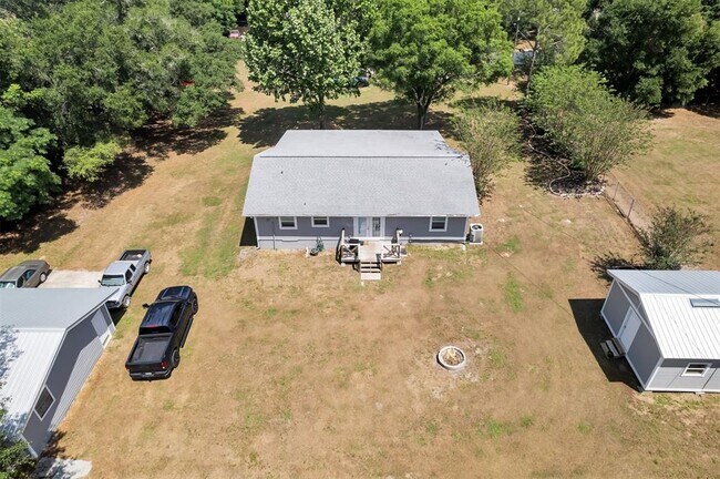 Building Photo - 39953 Sunburst Dr