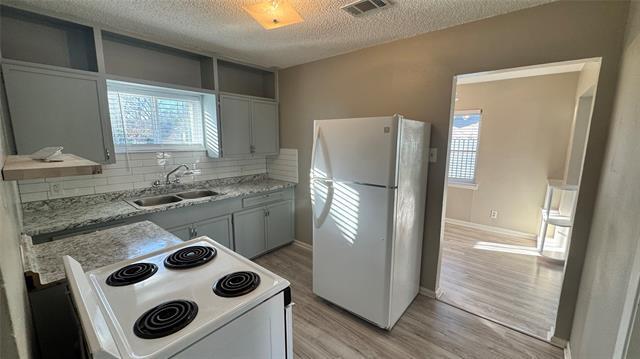 Building Photo - 716 Gardiner St