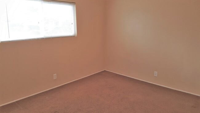 Building Photo - 3 Bedroom House in Laguna Lake Area with F...