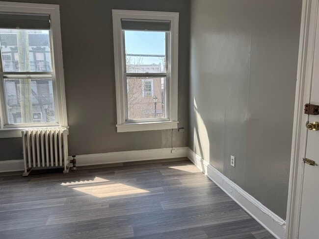 Building Photo - 132 43rd St