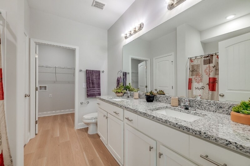 Building Photo - 506 Gov Treutlen Cir