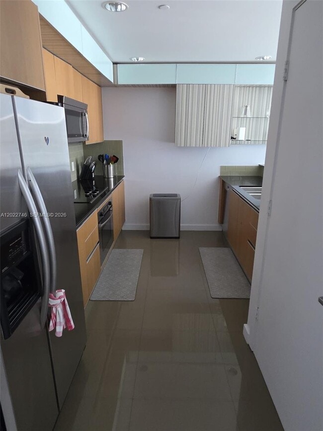 Building Photo - 1060 Brickell Ave