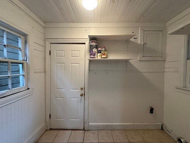 Building Photo - Rowland Duplex 130/130 1/2 *LEASE UP*