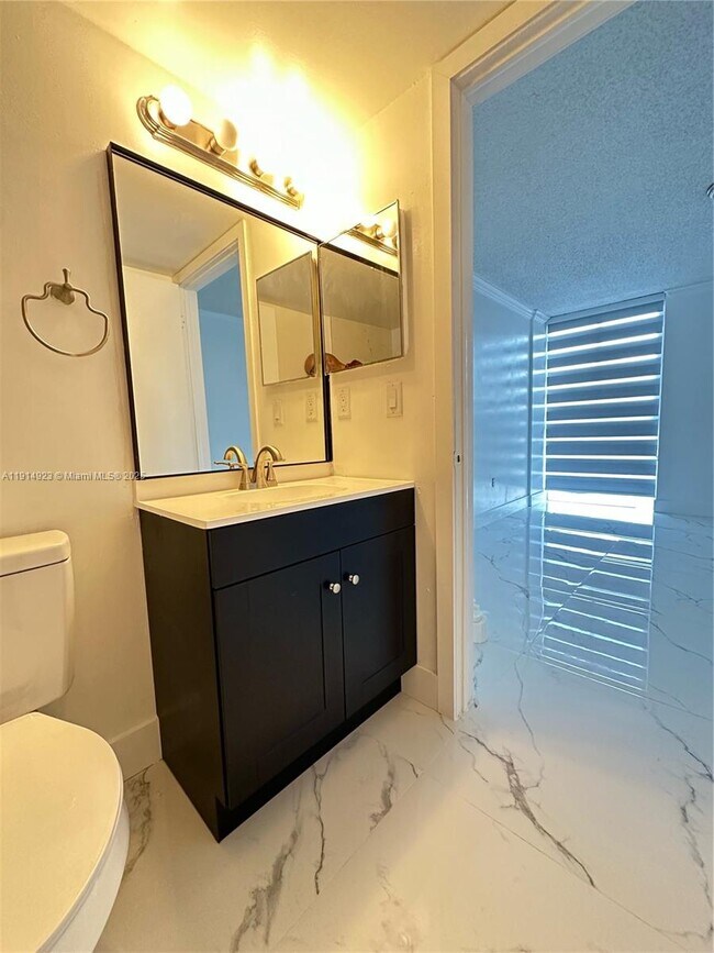 Building Photo - 7125 NW 186th St