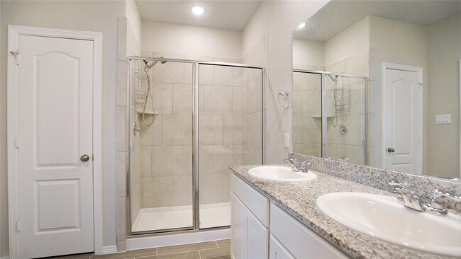 Building Photo - 25463 Northpark Lake Dr