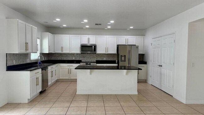 Building Photo - 2255 Sheboygan Pl