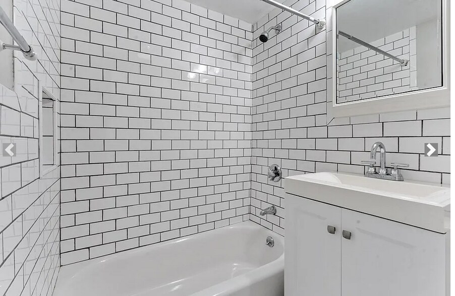 Building Photo - 1 Saint Charles St