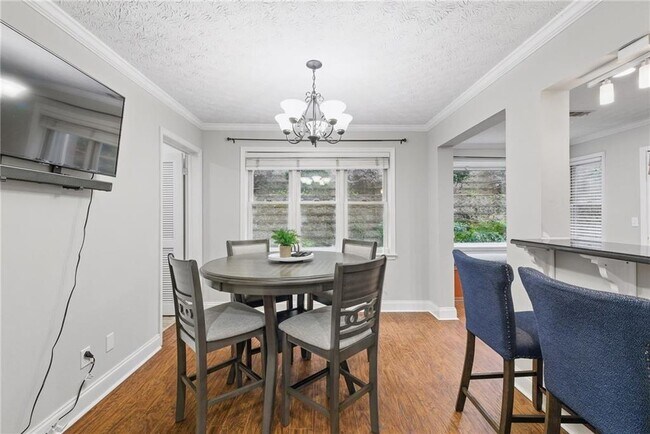 Building Photo - 13 Normandy Ct