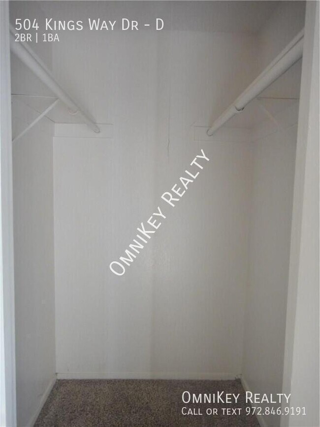Building Photo - 504 Kings Way Dr