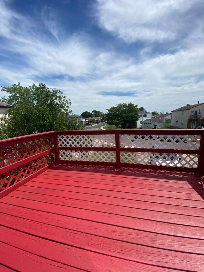 Building Photo - 303 Corinthian Ave