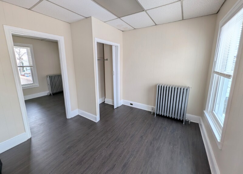 Building Photo - 211 N Bedford St