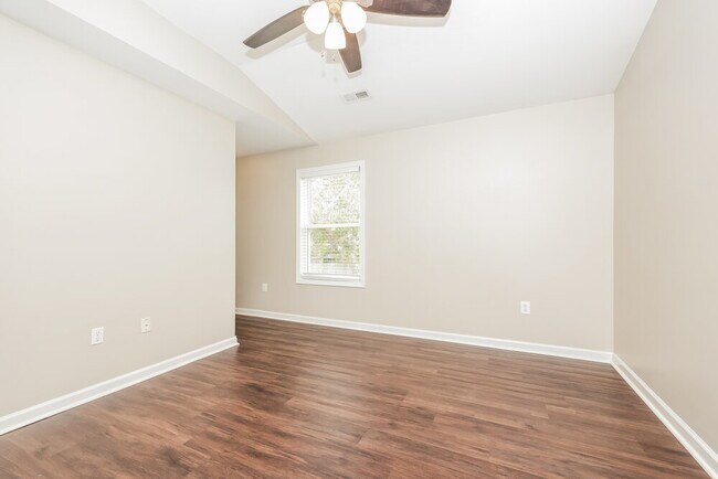 Building Photo - 2712 Mollys Ct