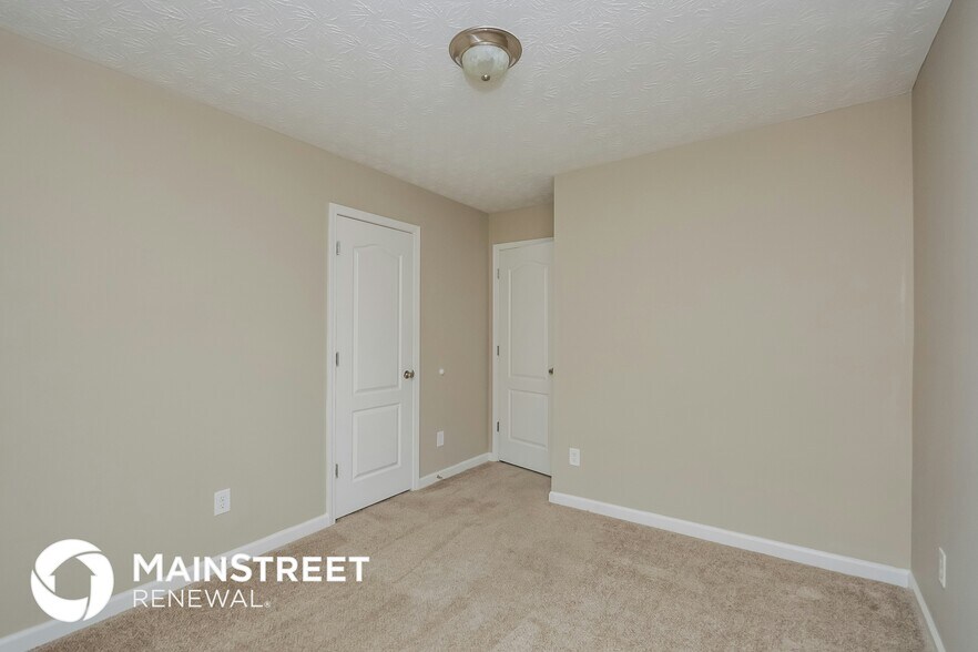 Building Photo - 420 Victoria Blvd