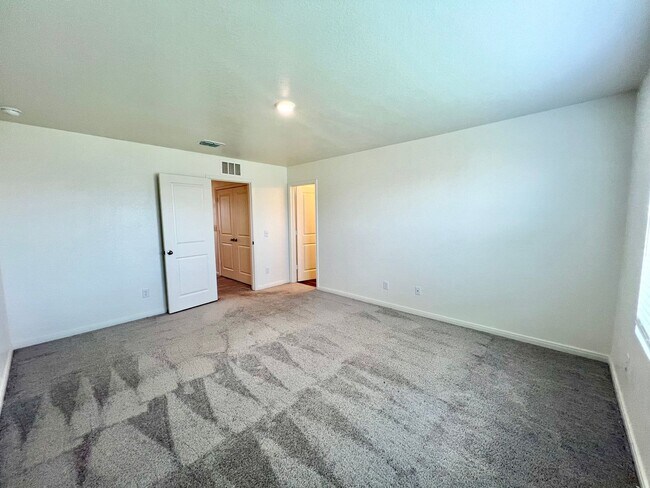 Building Photo - **APPLICATION RECEIVED** Charming Two-Story Home with Fenced Backyard & Community Pool
