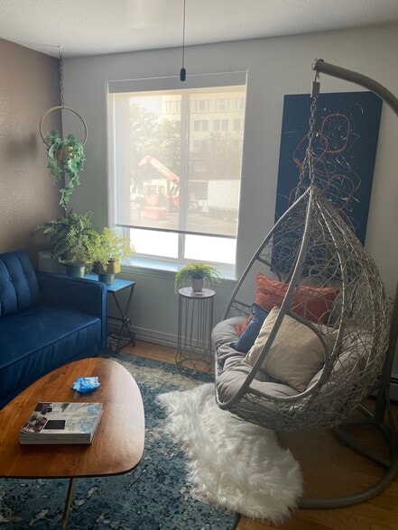 Building Photo - 1833 N Williams St