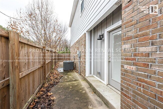 Building Photo - 1284 N Corsica Dr