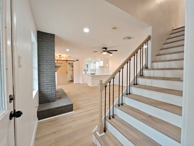 Building Photo - 4106 Clovernook Ln