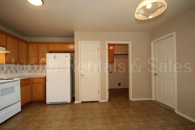 Building Photo - Bright, Open, and Ready to Welcome You Home