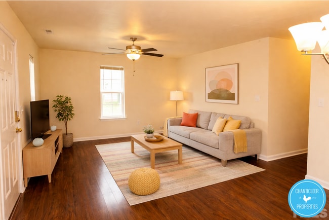 Building Photo - 917 Skinner Dr