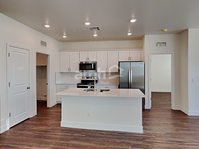 Building Photo - 21384 S 231st Way