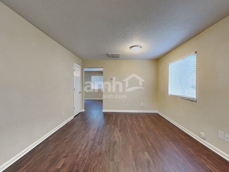 Building Photo - 3345 Wiliton Way