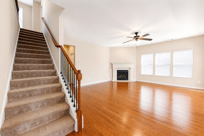 Building Photo - 7245 Rocking Horse Ln