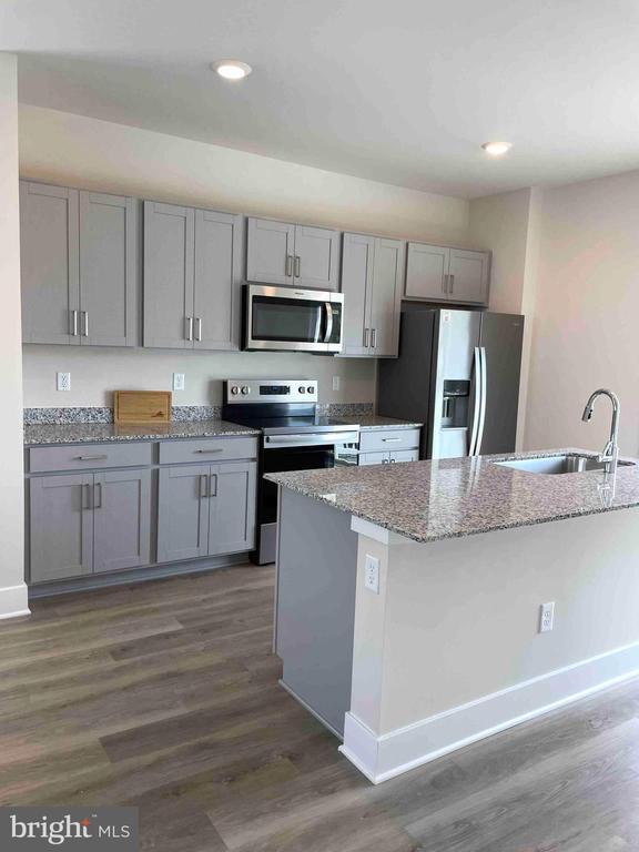 Building Photo - 161 Munsee Cir