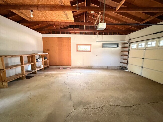 Building Photo - 3033 New Holland St