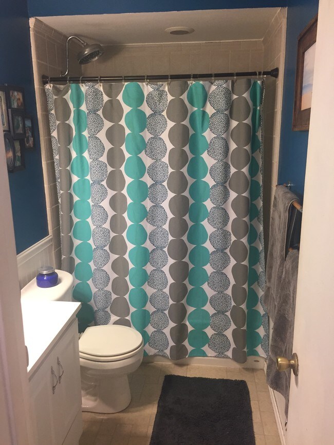 Building Photo - 1600 Ardmore Ave