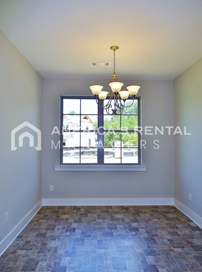 Building Photo - Town Home in Chelsea!!! Available to View ...