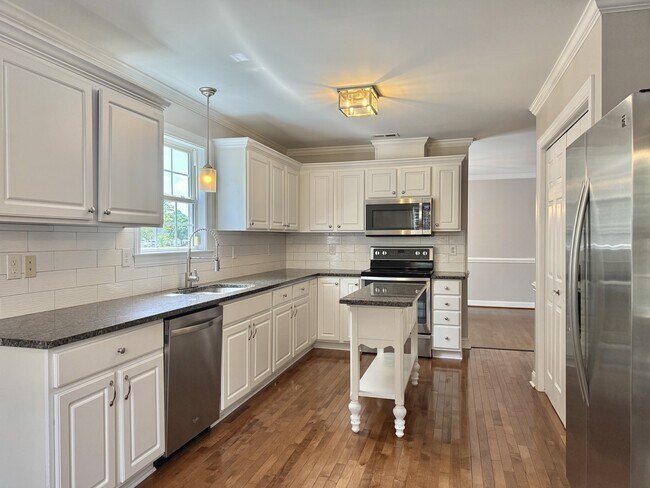 Building Photo - 3721 Stillwood Dr
