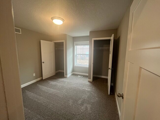 Building Photo - 9662 Canter Ct