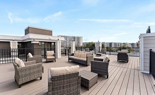 Building Photo - 1133 N Shore Rd