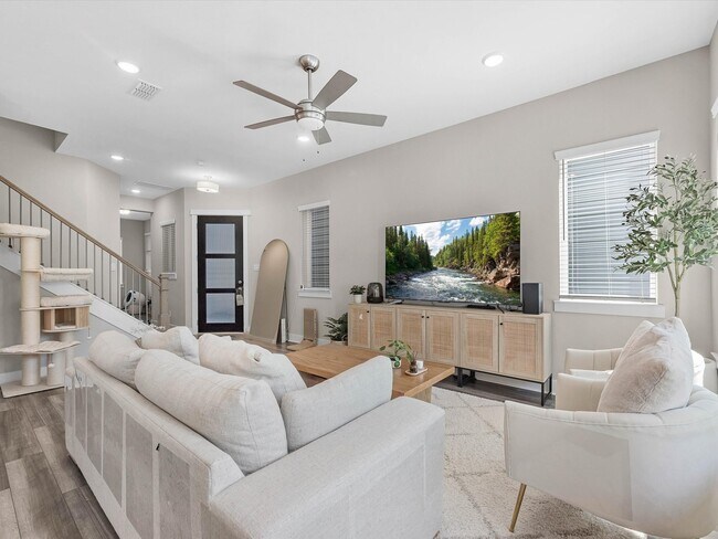 Building Photo - 16011 Mason Run Dr