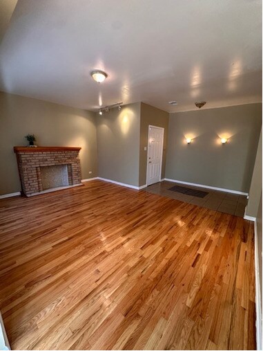 Building Photo - 7223 S Euclid Ave